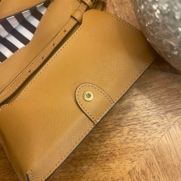 Henri Bendel Leather Wallet - Picture 11 of 14